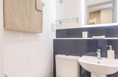 Ash Grove, Near University, Guildford - Image 2